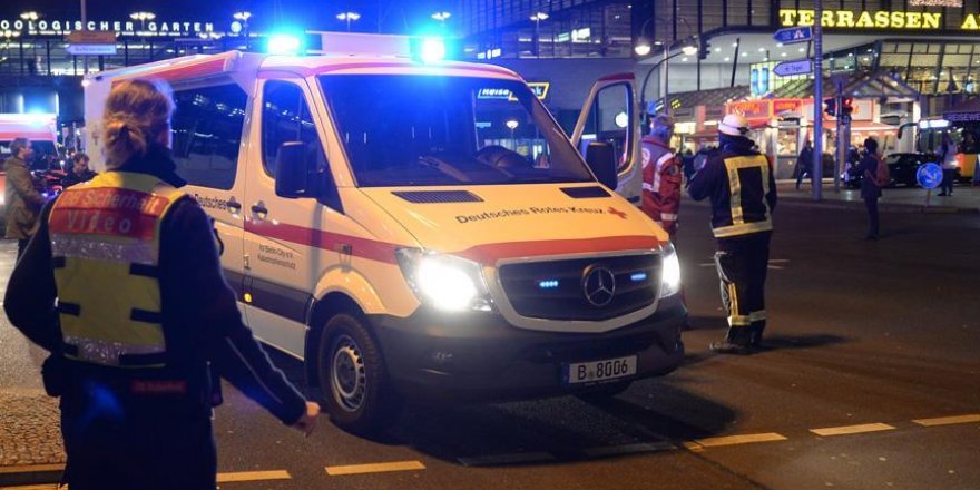 Almanya'da başörtülü kıza ırkçı saldırı