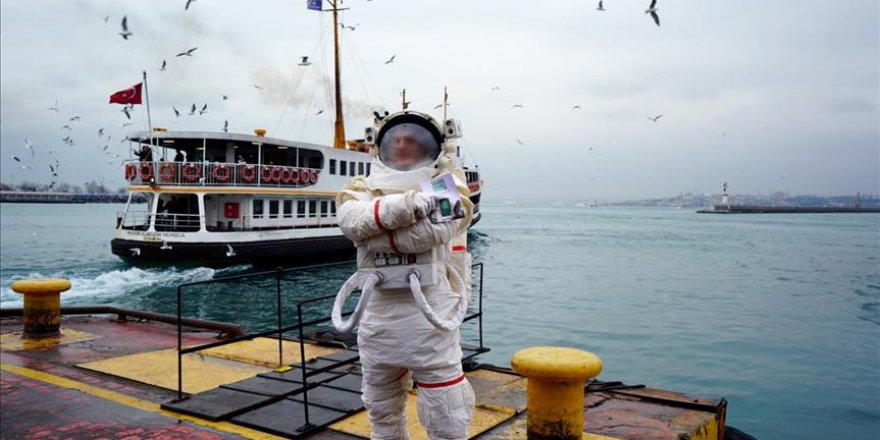 İstanbul'da gezen 'astronot'un gizemi çözüldü