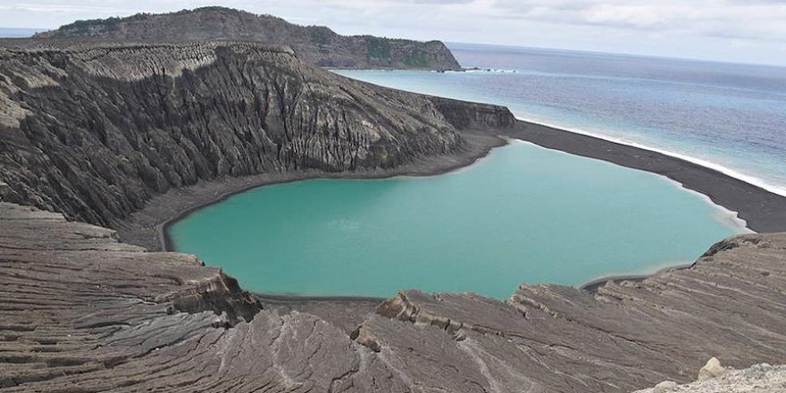 Dünyanın en yeni adasında hayat belirtileri görüldü
