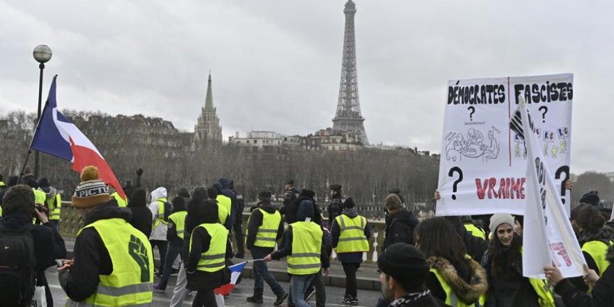 Fransa'da binlerce sarı yelekli gözaltında