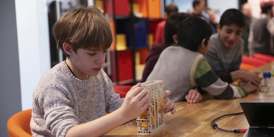 Özel yetenekli öğrenciye TÜBİTAK bursu geliyor