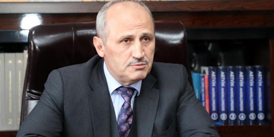 Bakan Turhan: "Kişiler gelip geçer, kamu hizmetleri durmaz"