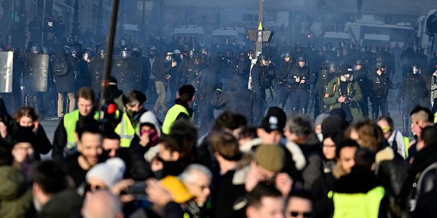 Fransa'da 8 bin sarı yelekli gözaltında