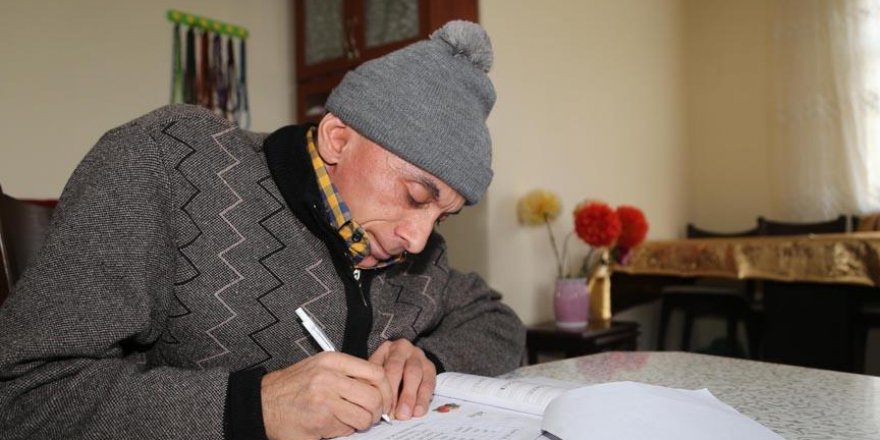 Engeline rağmen 45 yaşında okuma yazma öğrendi