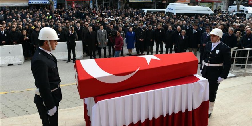 Uşak'ta şehit olan polis için tören