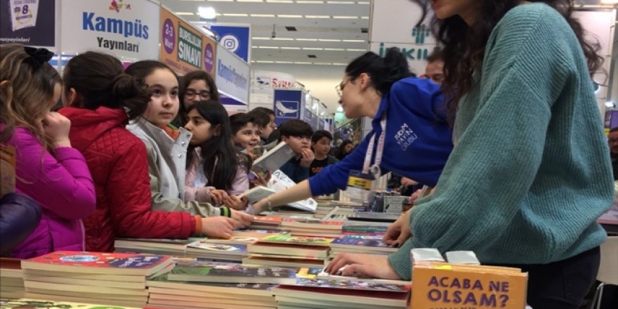 13. Ankara Kitap Fuarı'na yoğun ilgi sürüyor