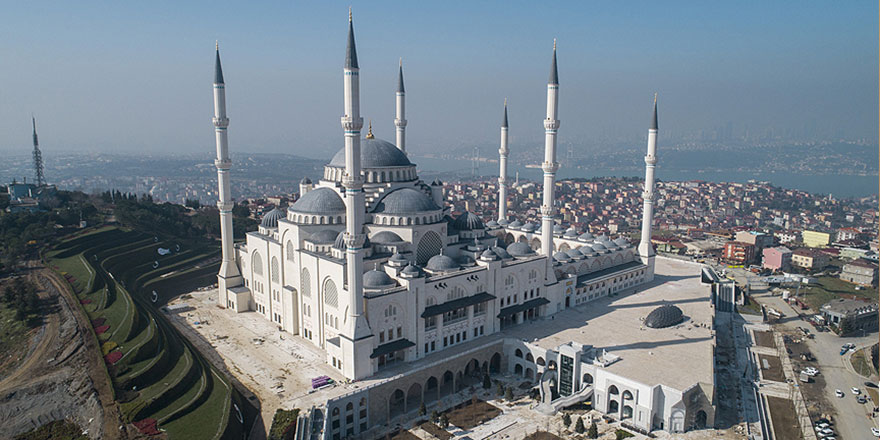 Çamlıca Camisi'nde ilk ezan Regaip Kandili'nde okunacak