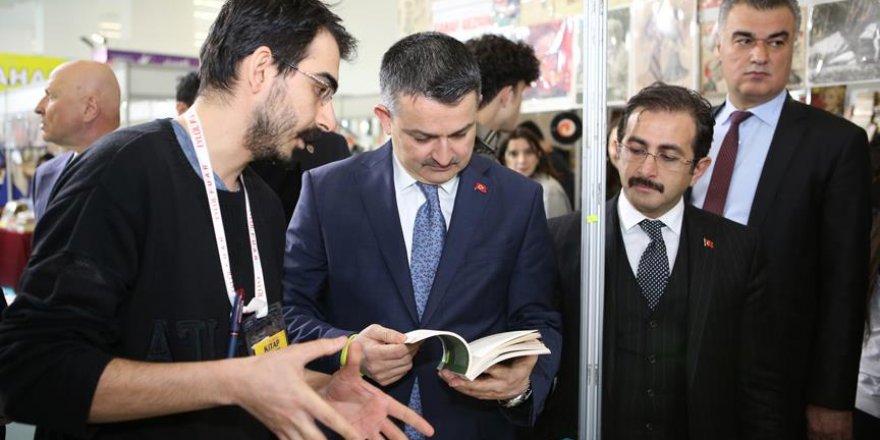 Bakan Pakdemirli'den gençlere kitap okuma tavsiyesi