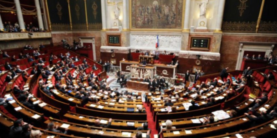 Fransız milletvekili Nadot: Fransa Yemen'de öldürüyor