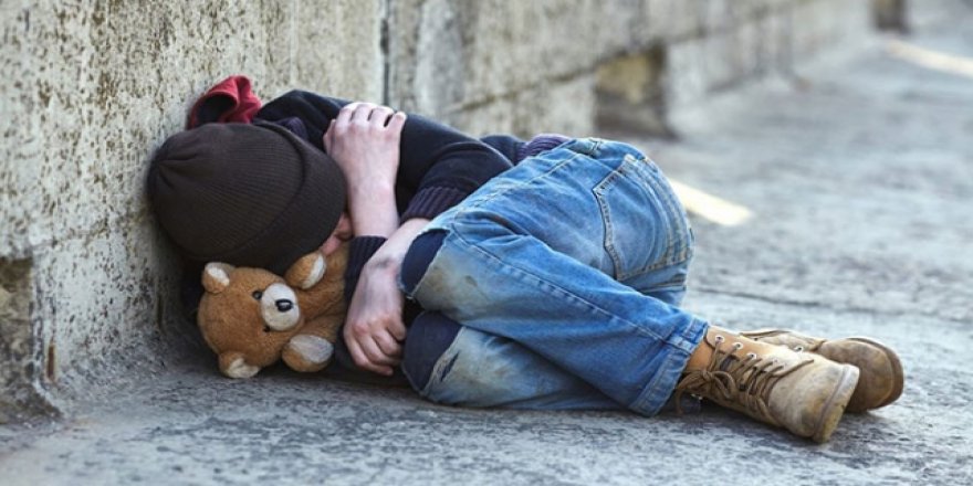 "İngiltere'de yoksulluk içindeki çocuk oranı rekor seviyelere ulaşabilir"