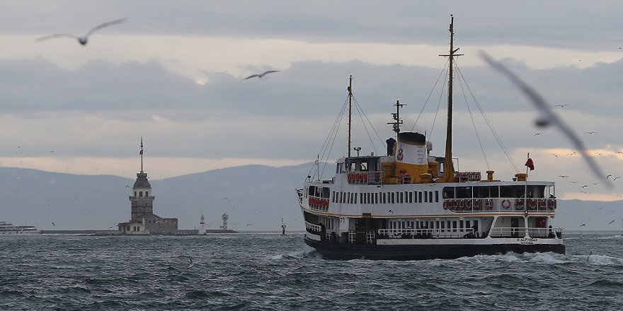 İstanbul'da sis şehir hatlarını iptal ettirdi