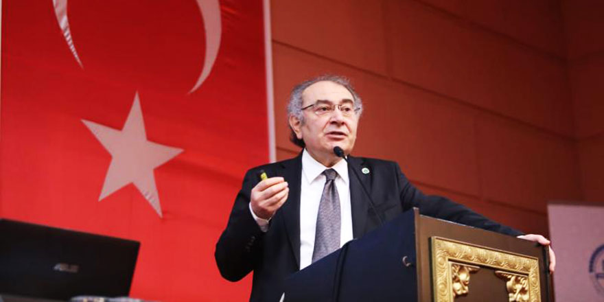 Tarhan'dan müftülere: Gençler namazı nasıl değil, ne için kılacaklarını sorguluyor