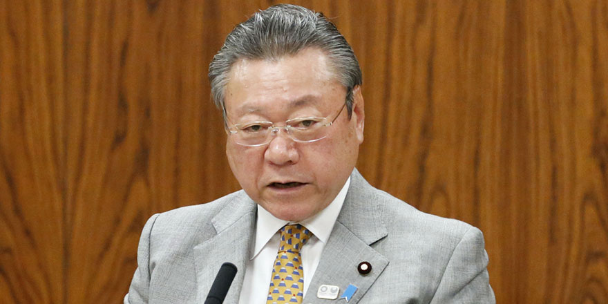 Japon Bakan toplantıya 3 dakika geç kaldığı için özür diledi