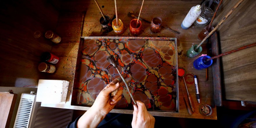 Ebru sanatını dünyaya tanıtıyorlar