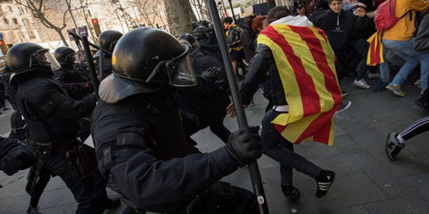 Katalonya'daki genel grev çatışmaya dönüştü