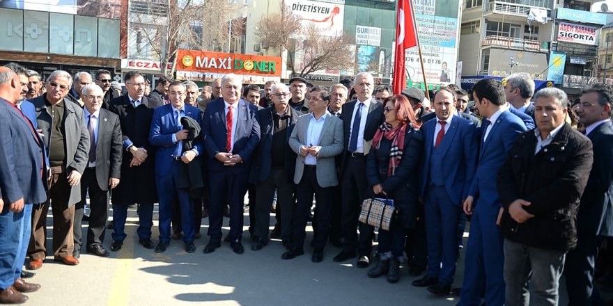 Hocalı şehitleri anılıyor