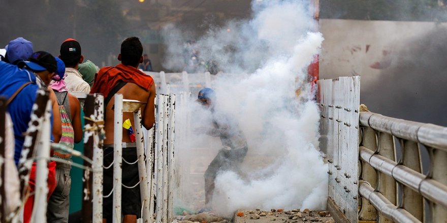 Venezuela'da şiddet olayları: 4 ölü, 200 yaralı