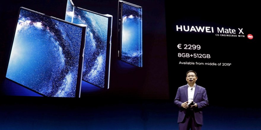 Huawei'den yeni katlanabilir telefon