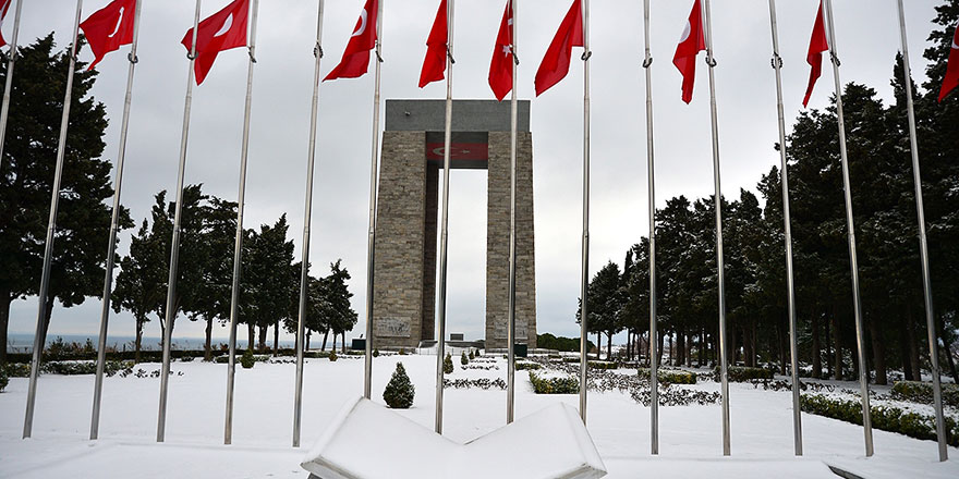 Gelibolu Yarımadası'nda 'ecdada vefa' ziyaretleri sürüyor