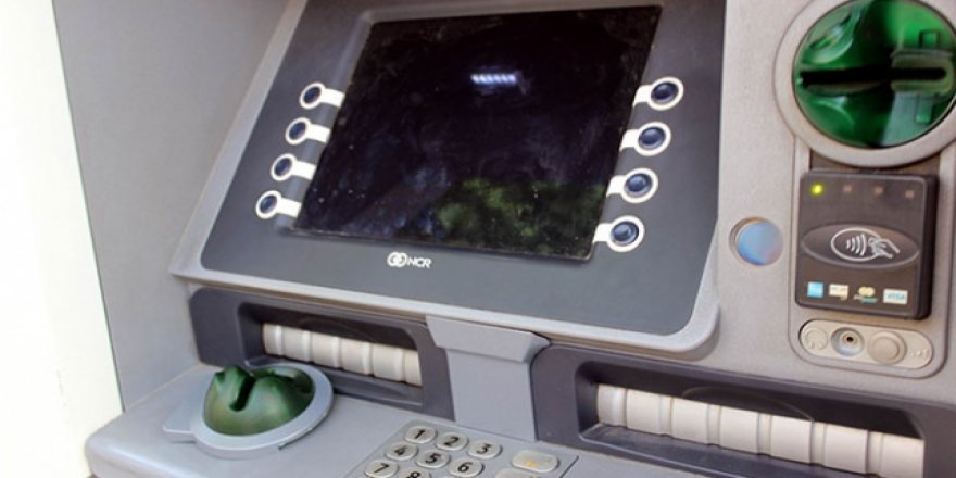 ATM'ye yerleştirdiği cihazı sökerken yakalandı