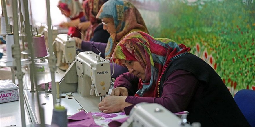 Atık tekstil ürünleri alışveriş çantasına dönüşüyor