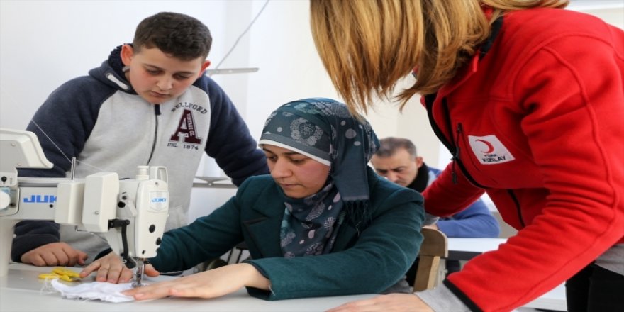 Türk Kızılayı hayat kurtarmayı sürdürüyor