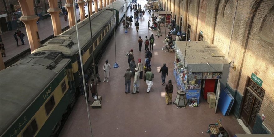 Pakistan-Hindistan arasında tren seferleri yeniden başlıyor