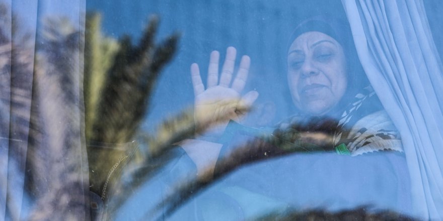 Dört yıllık engelin ardından Gazze'den ilk umre kafilesi yola çıktı