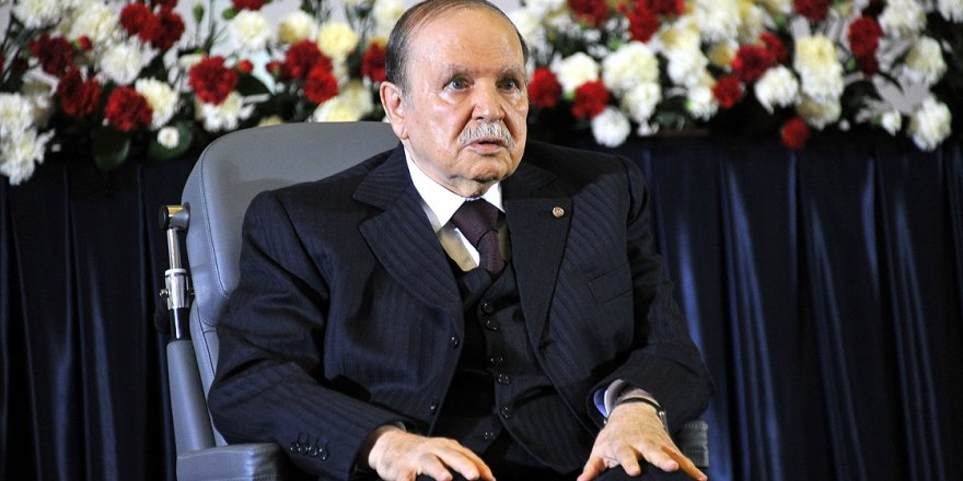 Cezayir'de Buteflika'nın adaylık başvuru usulü tartışılıyor