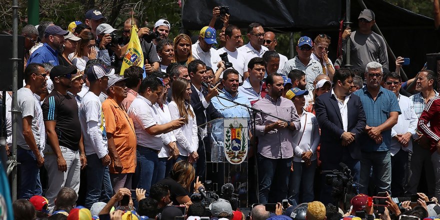 Guaido şansını bir kez daha deneyecek