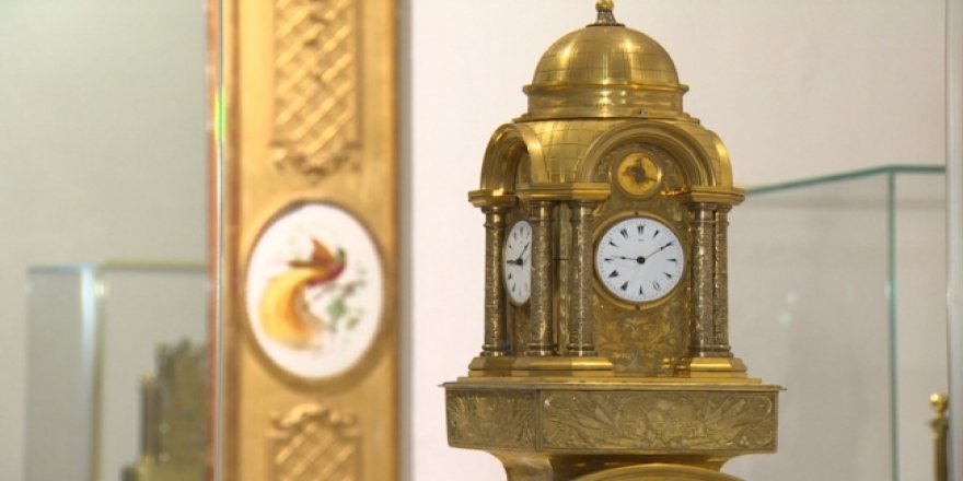 Yüzlerce yıllık nadide saatleri restore ediyor