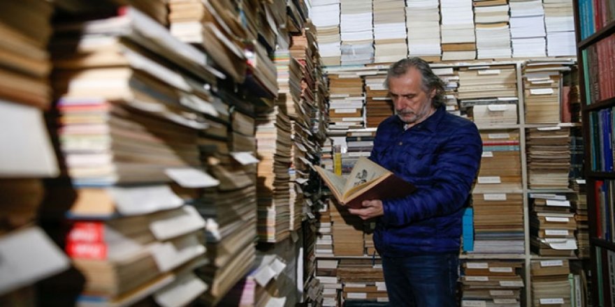 50 yıllık birikimi ile kütüphane kurmak istiyor