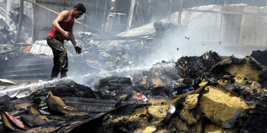 Yemen'de insani yardımlardan önce bomba düşüyor