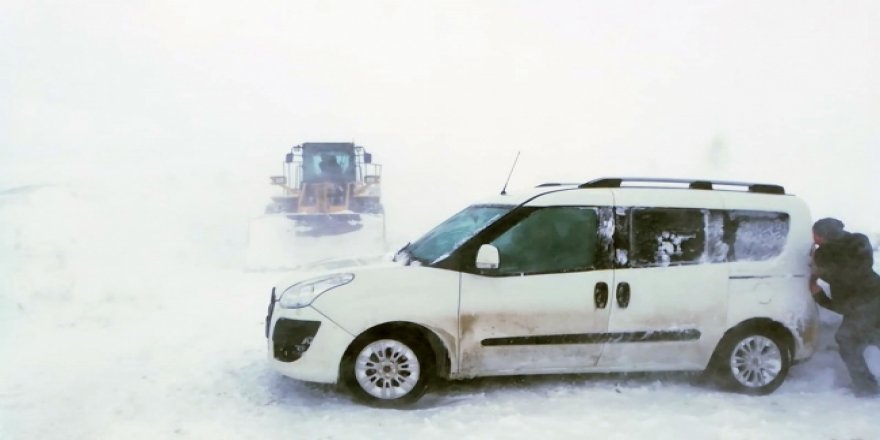 Bingöl'de mahsur kalan 50 kişi kurtarıldı