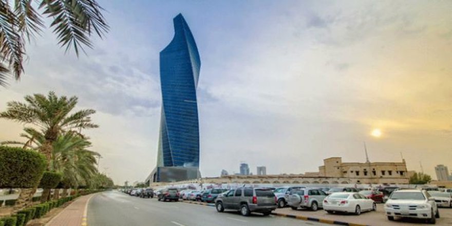 Kuveyt'te hemşire ve müezzinlerin ehliyet alması engellendi