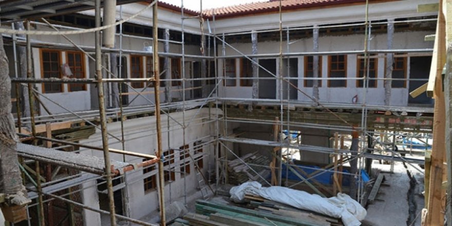154 yıllık Osmanlı hanında restorasyon çalışmaları sürüyor