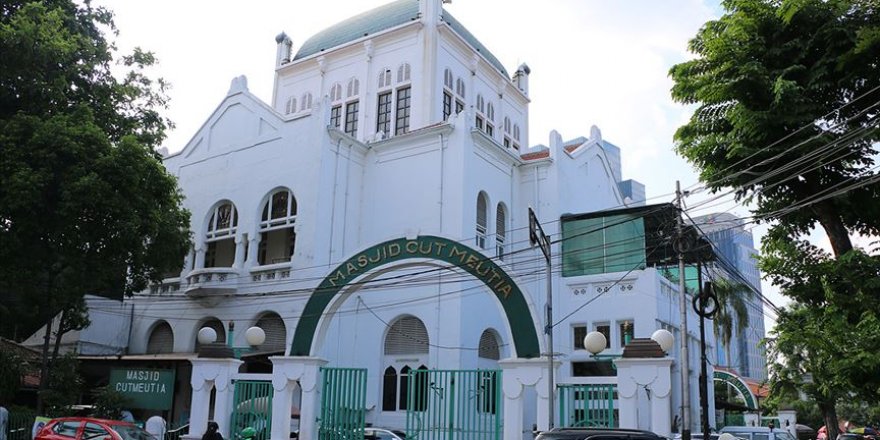 Endonezya'da ilginç cami: Ne minare var ne kubbe