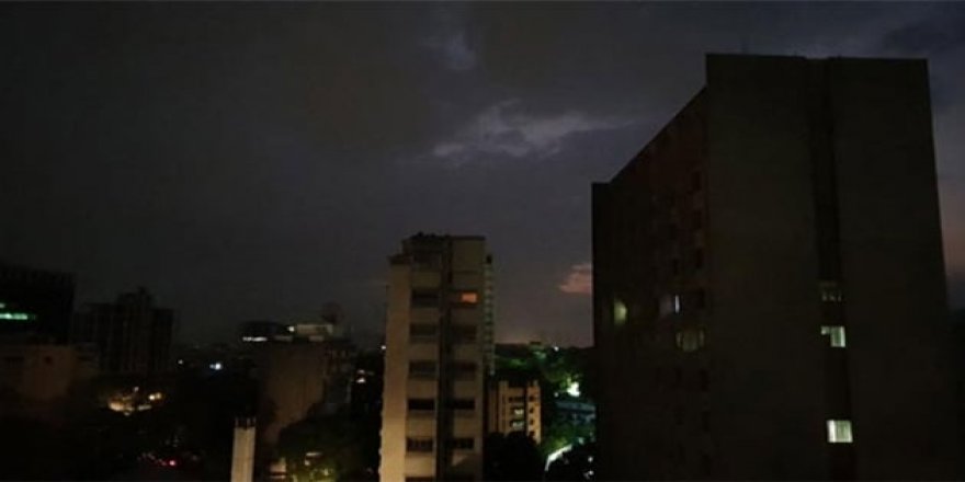 Venezuela'da yaşanan elektrik kesintileri 15 diyaliz hastasının hayatını kaybetmesine neden oldu