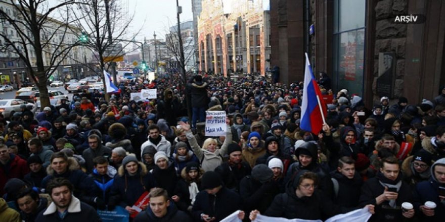 Ruslar internete özgürlük istedi