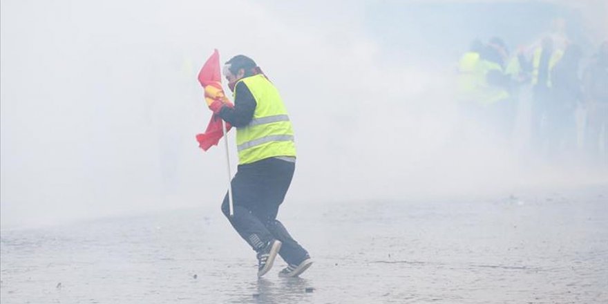 Fransa'da polise soruşturma şoku