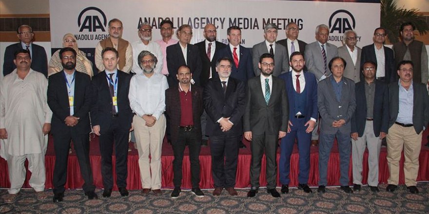 AA heyeti Pakistan medyasından temsilcilerle buluştu