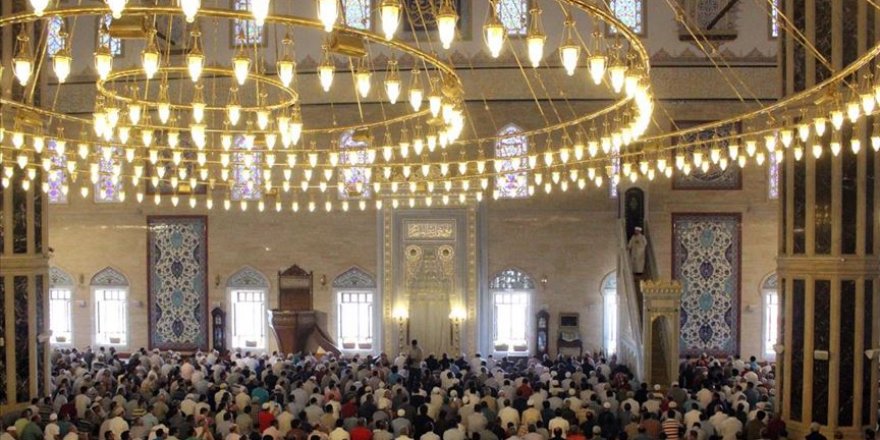 'Şehadetleri dinin temeli olan ezan hiçbir zaman dinmeyecektir'