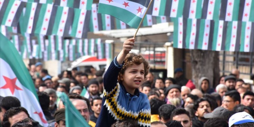 Suriye'de iç savaşın 8. yılında gösteriler düzenlendi