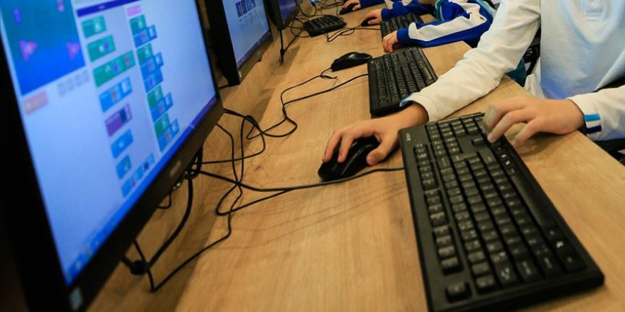 İnternetin zararları konusunda kritik eğitim