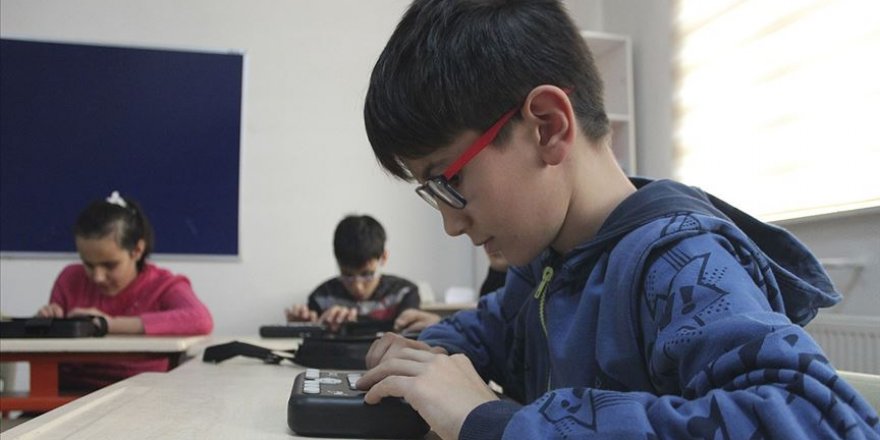 MEB'den engelli öğrencilere 2,5 milyar liralık destek