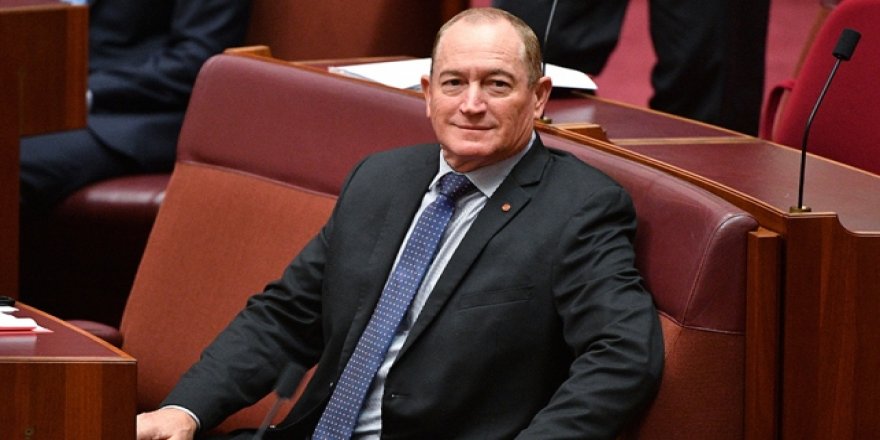 Irkçı senatörün parlamentodan gönderilmesi için 1 milyondan fazla imza toplandı