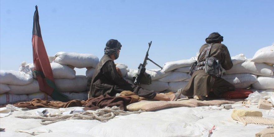 Taliban 58 Afgan askerini esir aldı