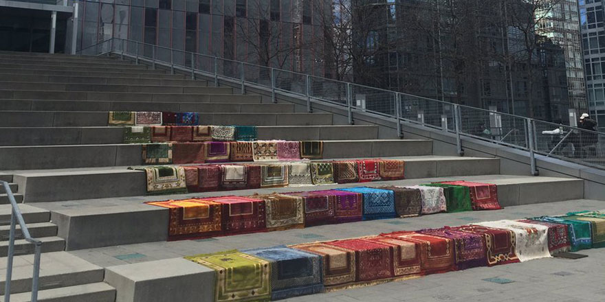 BM binası önünde 50 seccade