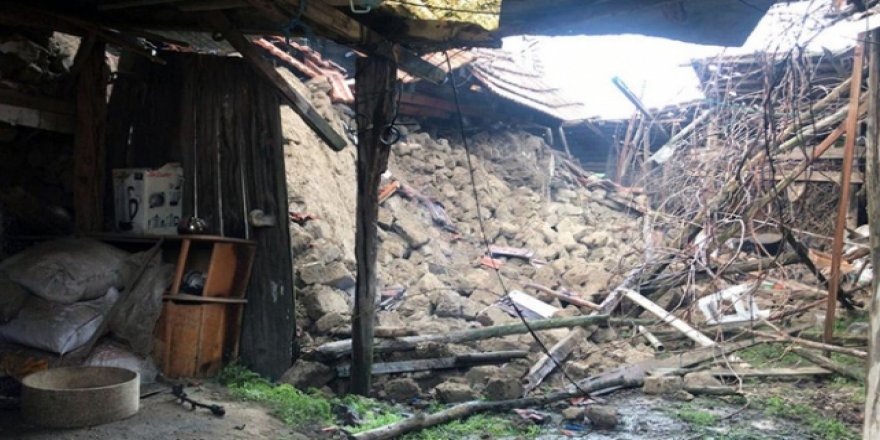 Denizli'deki depremde 139 binada ağır hasar meydana geldi