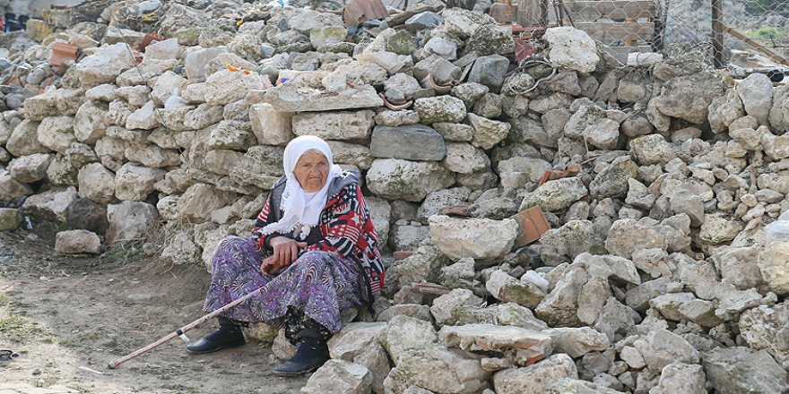 Deprem sonrası 300'den fazla artçı yaşandı